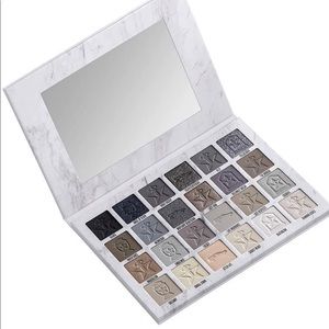 Jeffree Star Cremated Palette